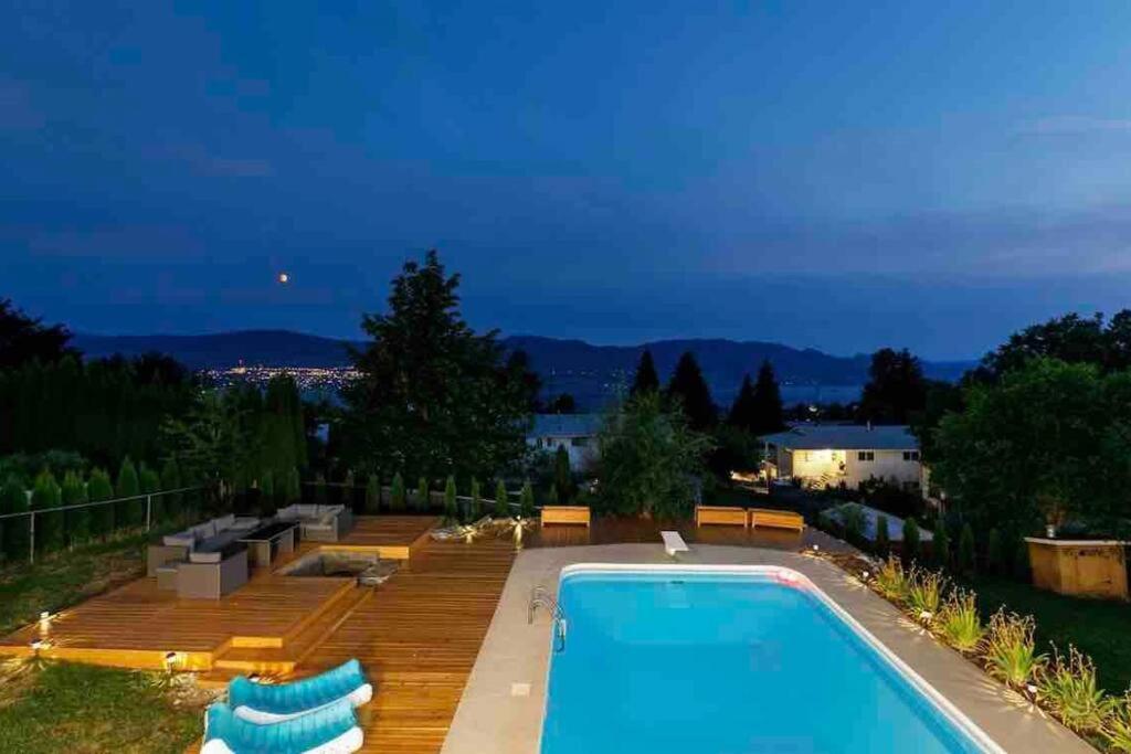 Luxurious 5 Bedroom House With Pool & Sauna West Kelowna Eksteriør bilde