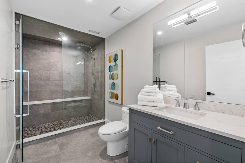 Luxurious 5 Bedroom House With Pool & Sauna West Kelowna Eksteriør bilde