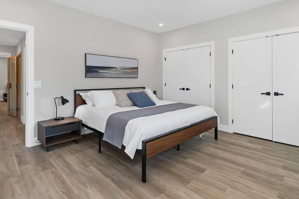 Luxurious 5 Bedroom House With Pool & Sauna West Kelowna Eksteriør bilde