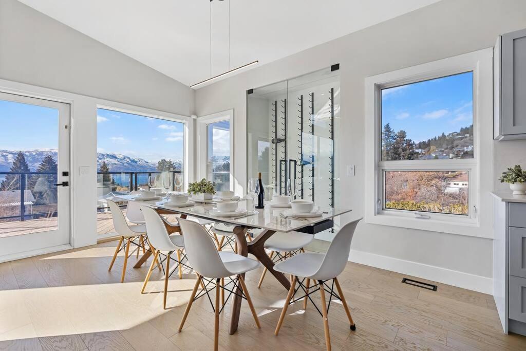 Luxurious 5 Bedroom House With Pool & Sauna West Kelowna Eksteriør bilde