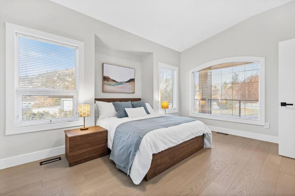 Luxurious 5 Bedroom House With Pool & Sauna West Kelowna Eksteriør bilde