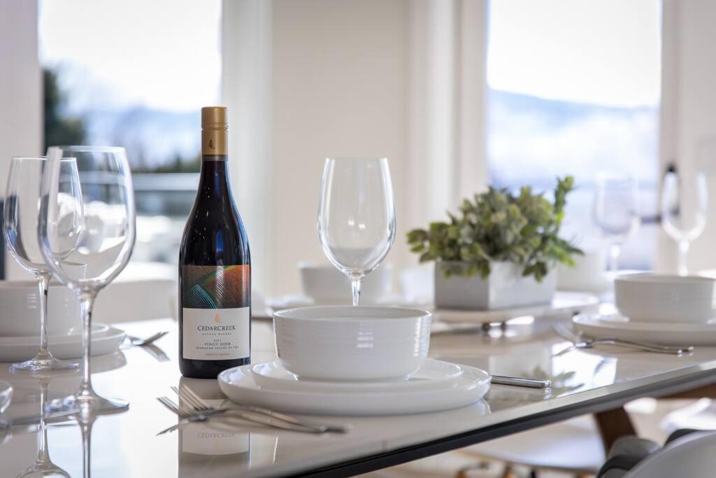 Luxurious 5 Bedroom House With Pool & Sauna West Kelowna Eksteriør bilde